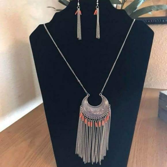 paparazzi Jewelry - Mad about Madagascar necklace